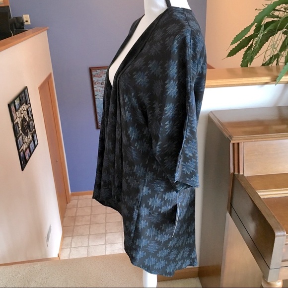 Lindsay Aztec Kimono, Cover Up, by LuLaRoe, Size M - Picture 3 of 9